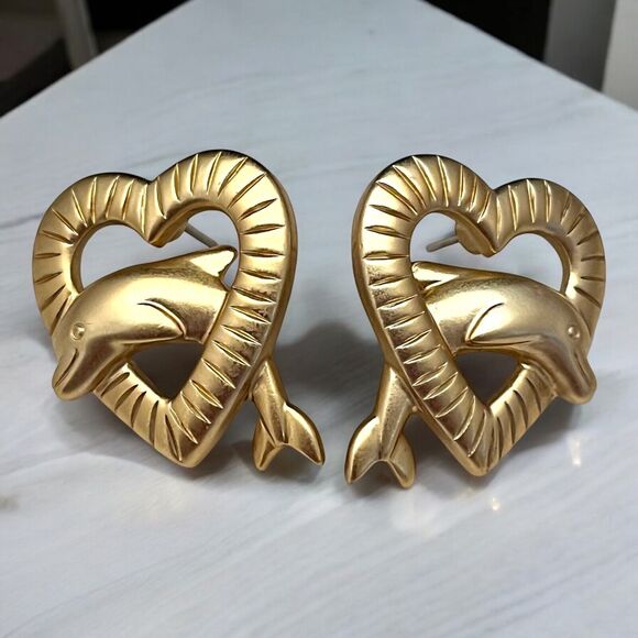 Vintage Earrings Hearts with Dolphins Inside Gold Tone  NEW 11D - Picture 1 of 5